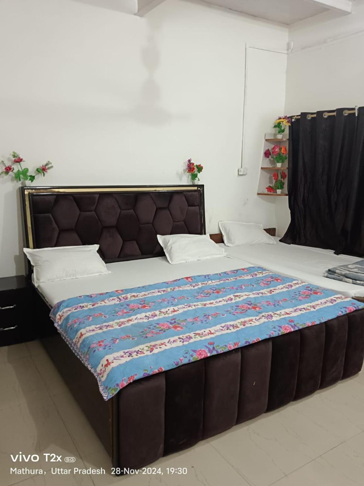 Hotel Hari Krishnam Residency Mathura Esterno foto